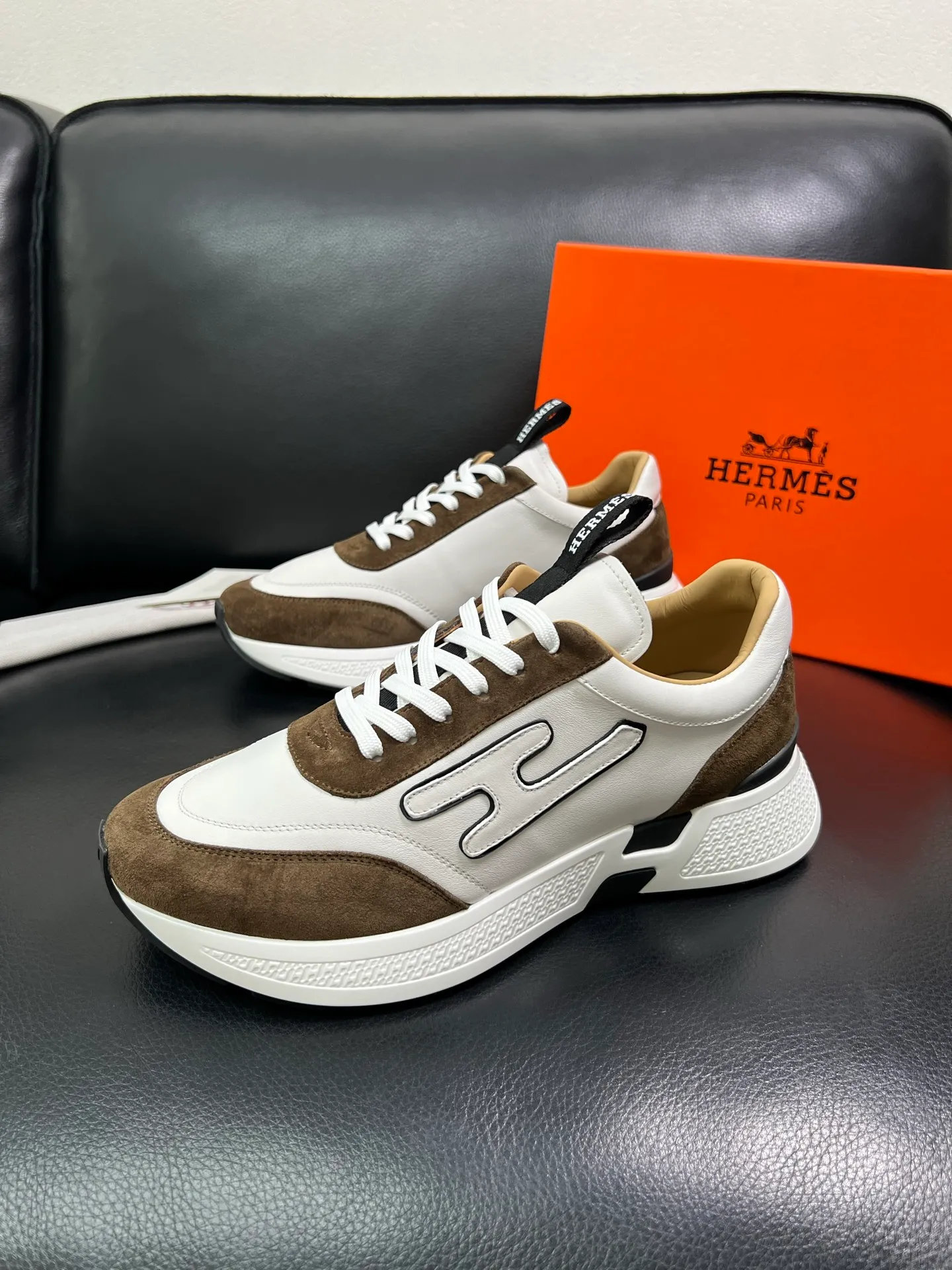 Men's men's shoes 💰840 Hermes top purchasing Hermes counter synchronization, original factory configuration, original cowhide fabric imported from Italy, high-quality splicing technology, fully imported water-dyed cowhide lining, soles: original factory special soles are super comfortable, original factory and single goods are high quality, welcome to compare and synchronize with counters, code number 39-44 (customized 38 45) 85863